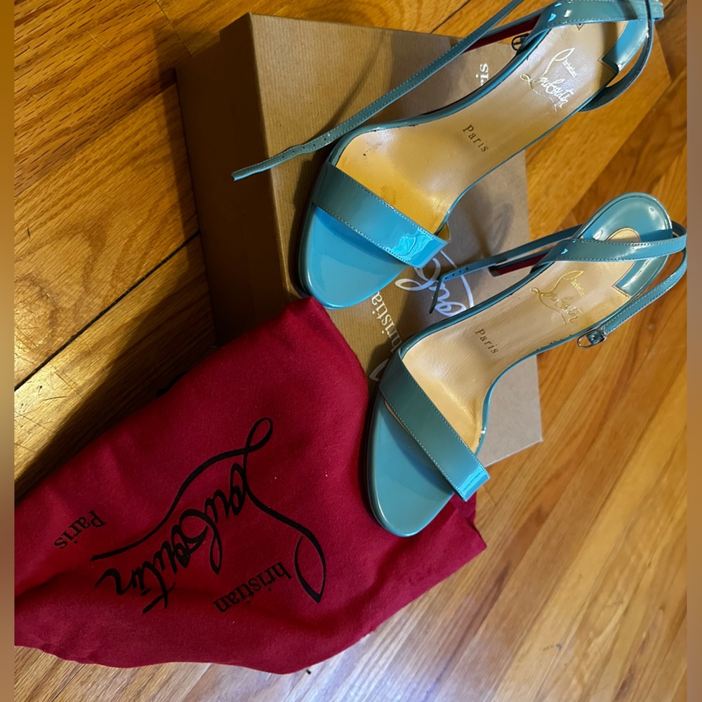 Christian Louboutin 39 pumps brand new